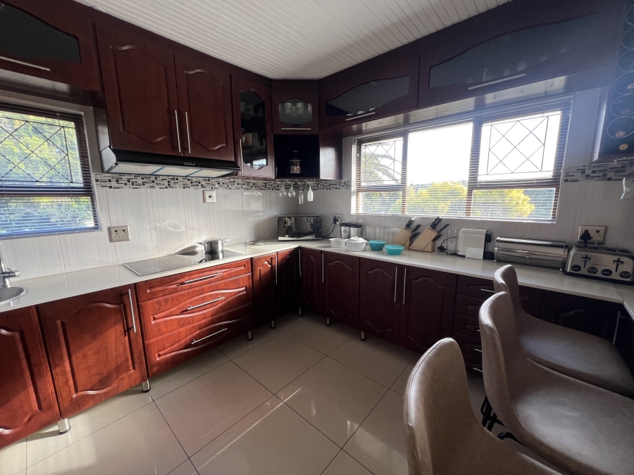 4 Bedroom Property for Sale in Beacon Bay North Eastern Cape